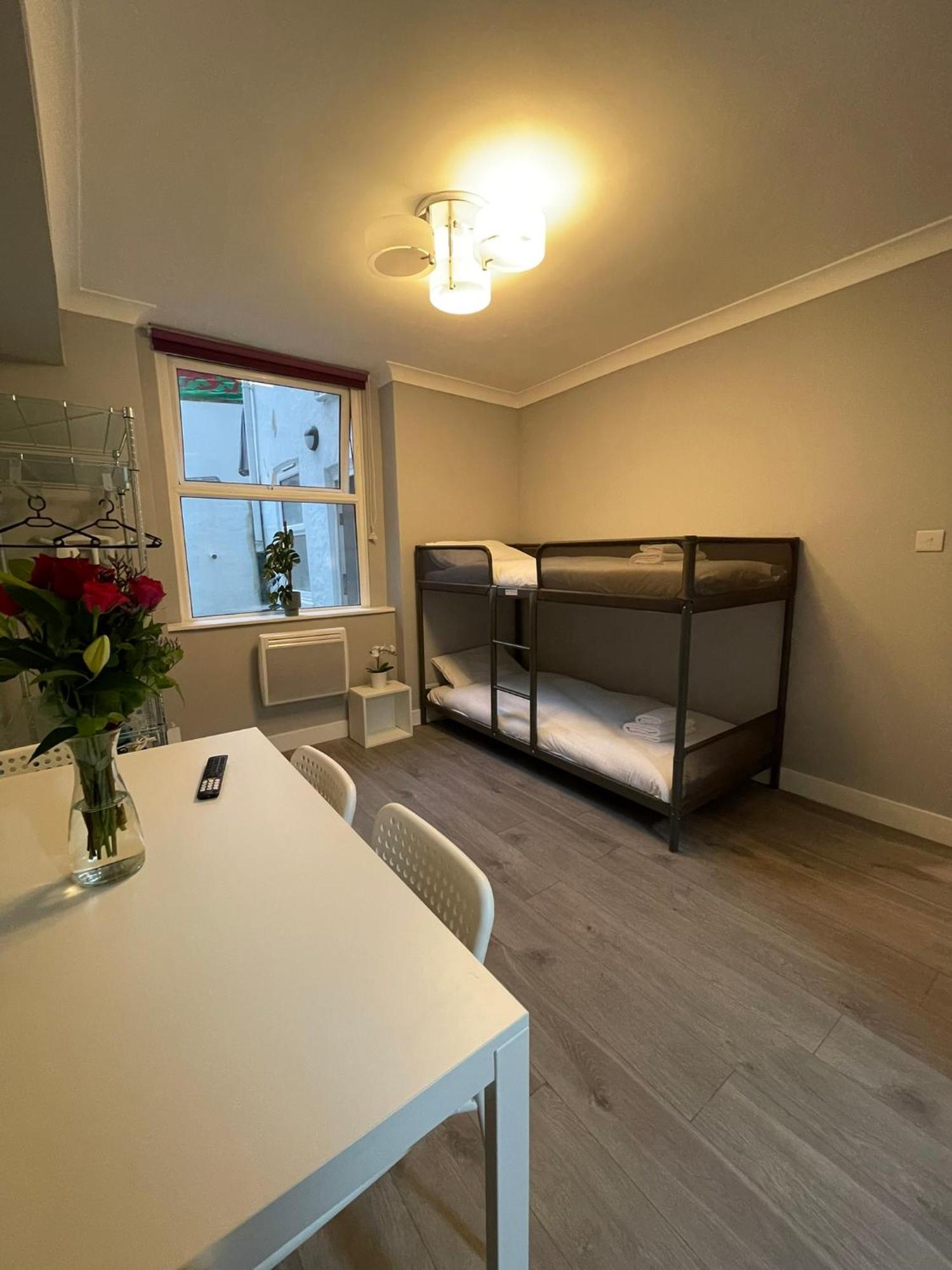 Westminster Inn Лондон Екстер'єр фото