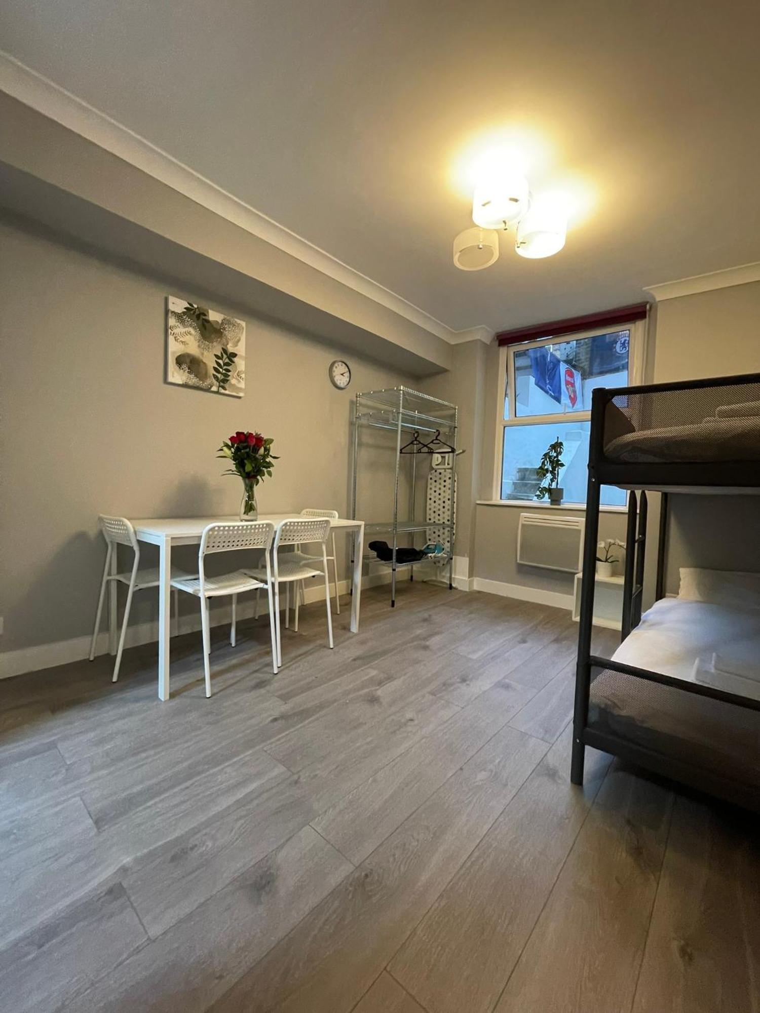 Westminster Inn Лондон Екстер'єр фото